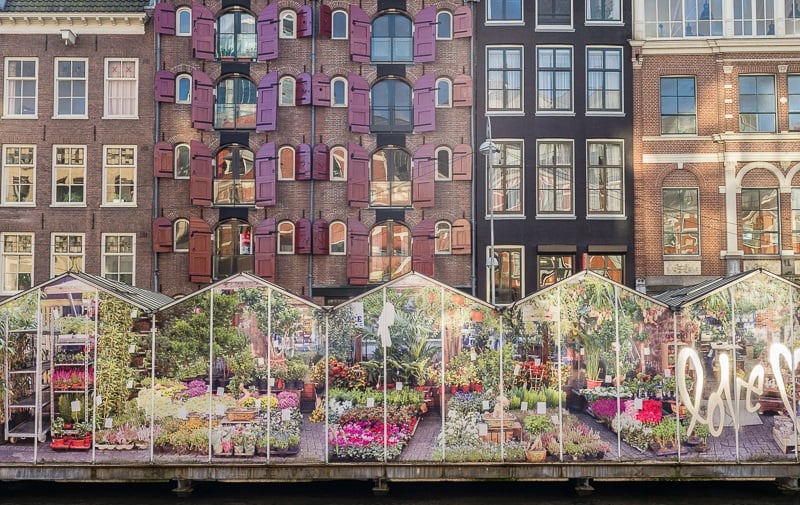 Mercado de Flores no Canal Singel de Amsterdã