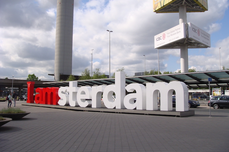 Letreiro I Amsterdam no Aeroporto Schiphol em Amsterdã