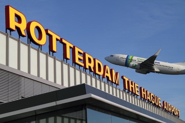 Como ir do aeroporto de Roterdã até o centro turístico